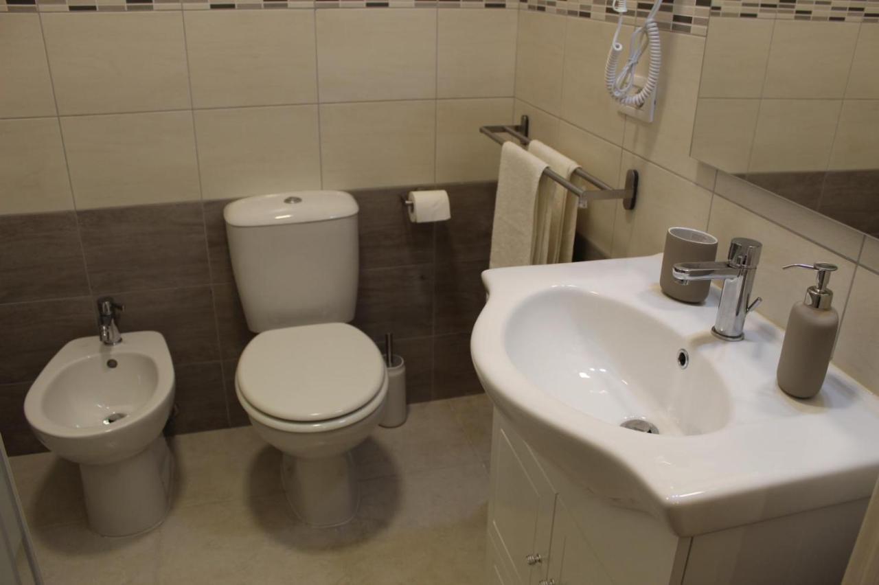 U Baruni B&B Messina Bagian luar foto