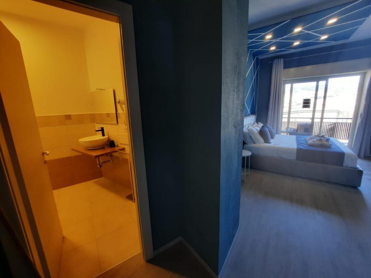 U Baruni B&B Messina Bagian luar foto