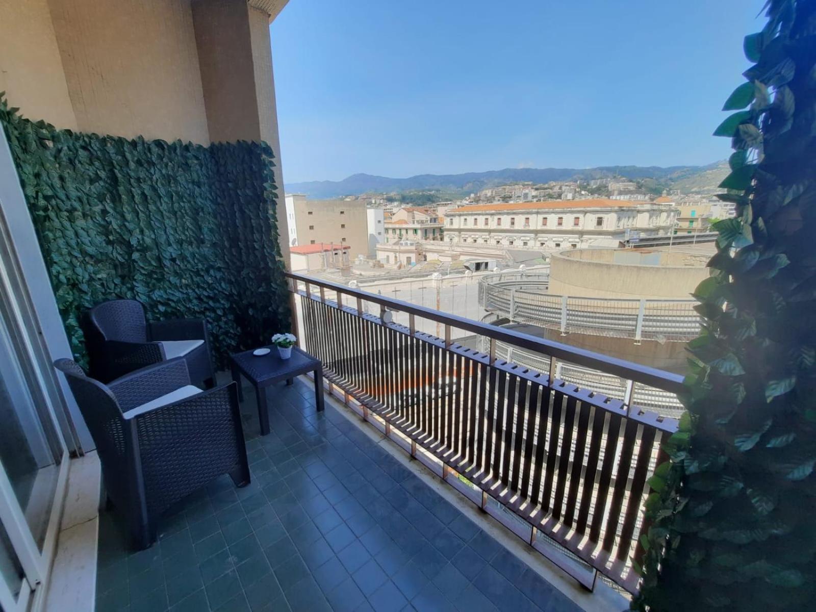 U Baruni B&B Messina Bagian luar foto